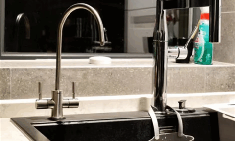 水土不服怎么辦？全屋凈水定制專家為你解答